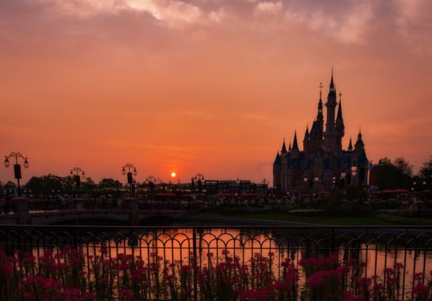 red-sun-sunset-flowers-enchanted-storybook-castle-shanghai-disneyland_1